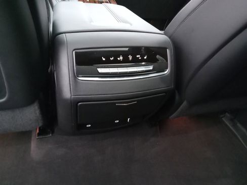 Used 2022 Cadillac Escalade Premium Luxury image 23