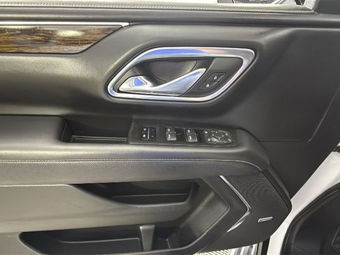 Used 2023 Chevrolet Suburban Premier image 25