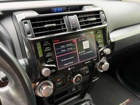 Used 2024 Toyota 4Runner TRD Off-Road AWD/4WD image 25