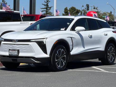Used 2024 Chevrolet Blazer EV LT AWD/4WD image 9