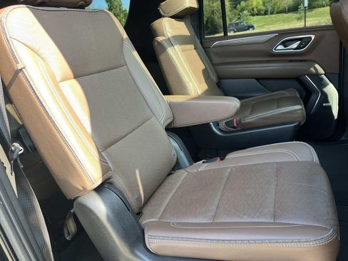 Used 2022 Chevrolet Suburban High Country AWD/4WD image 29
