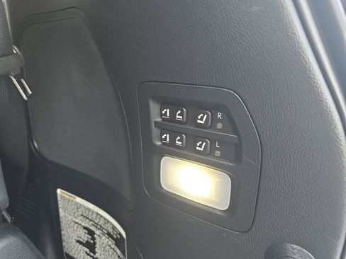 Used 2021 Lexus LX 570 4WD w/ Luxury Package image 29
