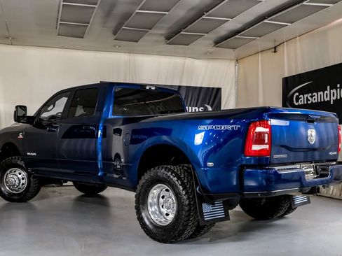 Used 2024 RAM 3500 Big Horn w/ Sport Appearance Package AWD/4WD image 10