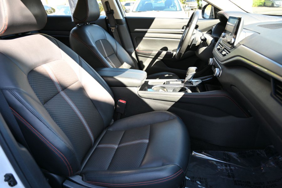Used 2025 Nissan Altima 2.5 SR FWD image 18