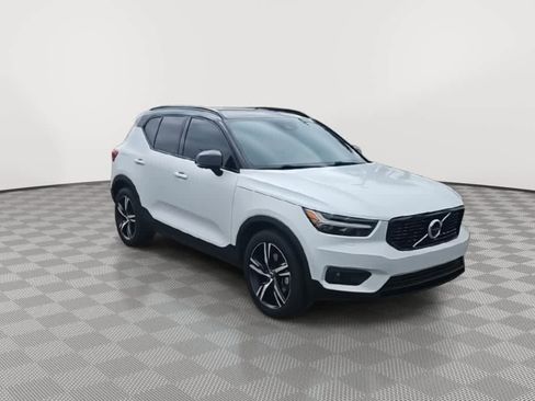 Used 2020 Volvo XC40 T5 R-Design AWD/4WD image 2