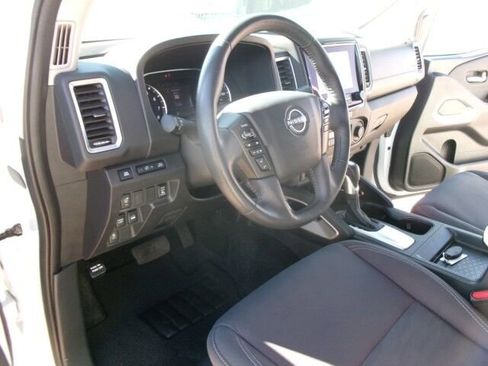 Used 2024 Nissan Frontier SV w/ SV Convenience Package image 15
