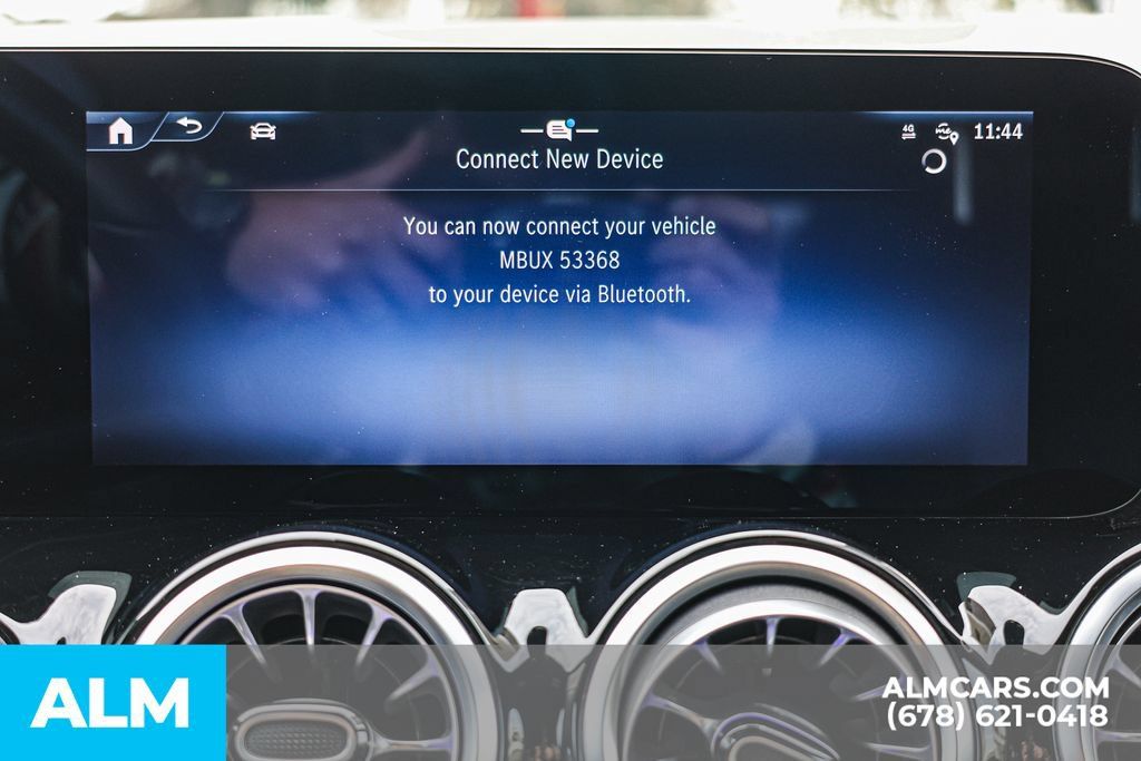 Used 2025 Mercedes-Benz GLA 250 4MATIC image 38