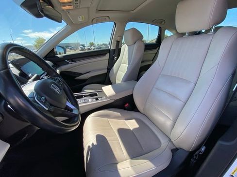 Used 2021 Honda Accord Touring image 10