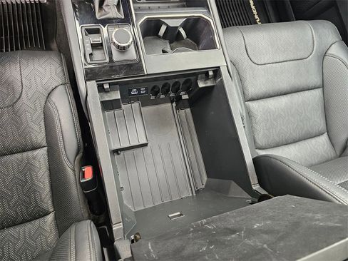 Used 2023 Toyota Tundra Limited image 31