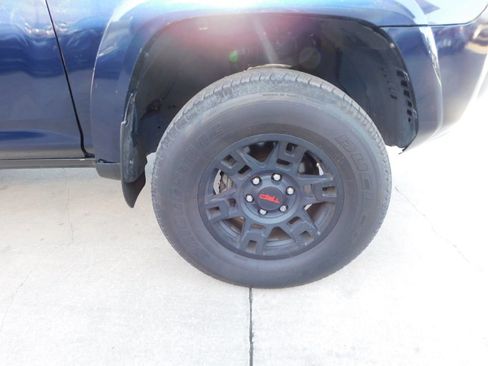 Used 2022 Toyota 4Runner SR5 image 9