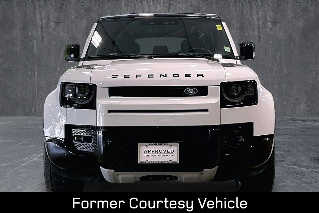 Used 2025 Land Rover Defender 110 V8 AWD/4WD image 2