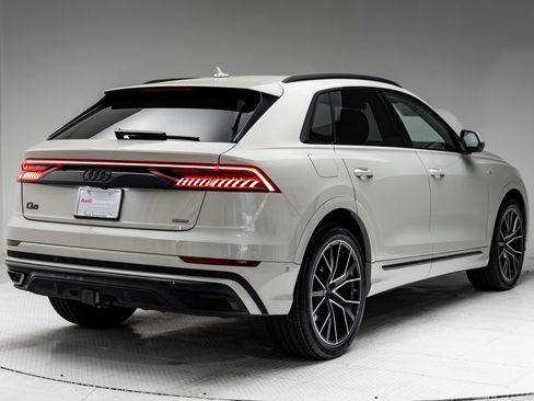 Used 2023 Audi Q8 Prestige AWD/4WD image 30