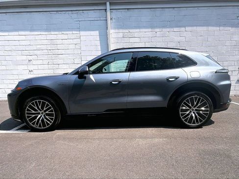 Used 2026 Porsche Cayenne Turbo AWD/4WD image 2