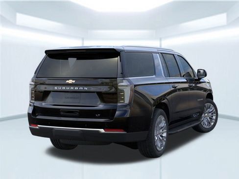 New 2026 Chevrolet Suburban LT image 5