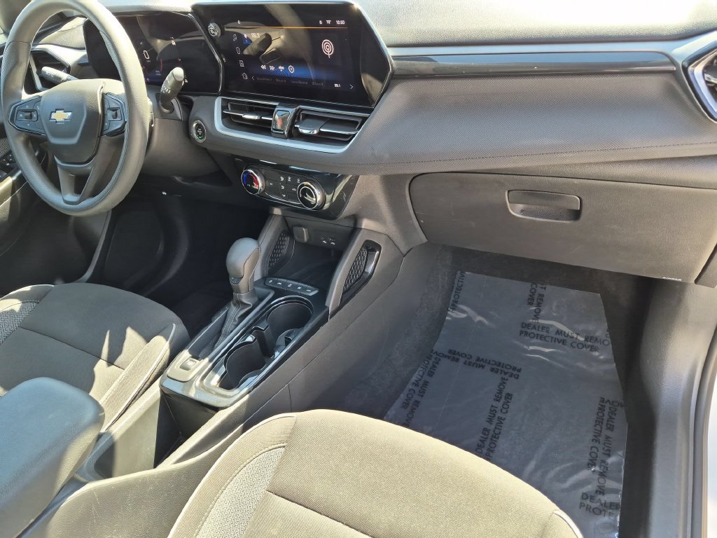 Used 2025 Chevrolet TrailBlazer LT AWD/4WD image 30