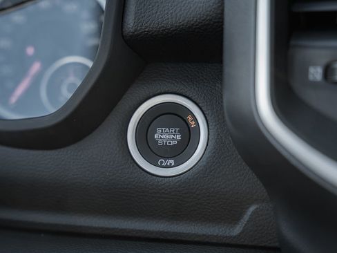 New 2026 RAM 1500 4x4 Crew Cab image 28