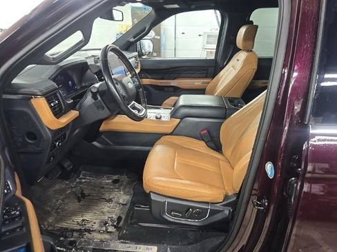 Used 2024 Ford Expedition Platinum AWD/4WD image 8