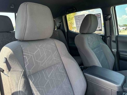 Used 2018 Toyota Tacoma TRD Off-Road RWD image 22