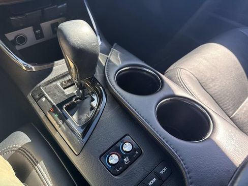 Used 2015 Toyota Avalon Limited w/ Technology Package image 32