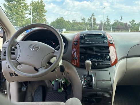 Used 2007 Toyota Sienna XLE FWD image 21