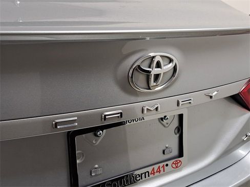 Used 2023 Toyota Camry XSE image 7