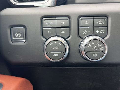 New 2026 GMC Sierra 2500 Denali Ultimate w/ Max Trailering Package image 35