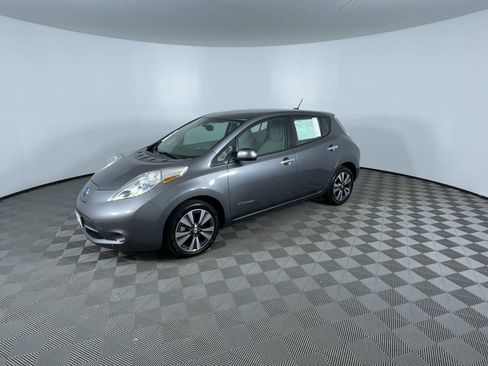 Used 2015 Nissan Leaf SV w/ LED & Quick Charge Package image 4