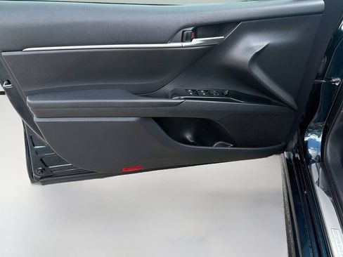 Used 2020 Toyota Camry SE w/ Convenience Package FWD image 20
