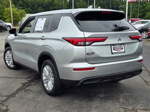 Used 2024 Mitsubishi Outlander ES FWD image 3