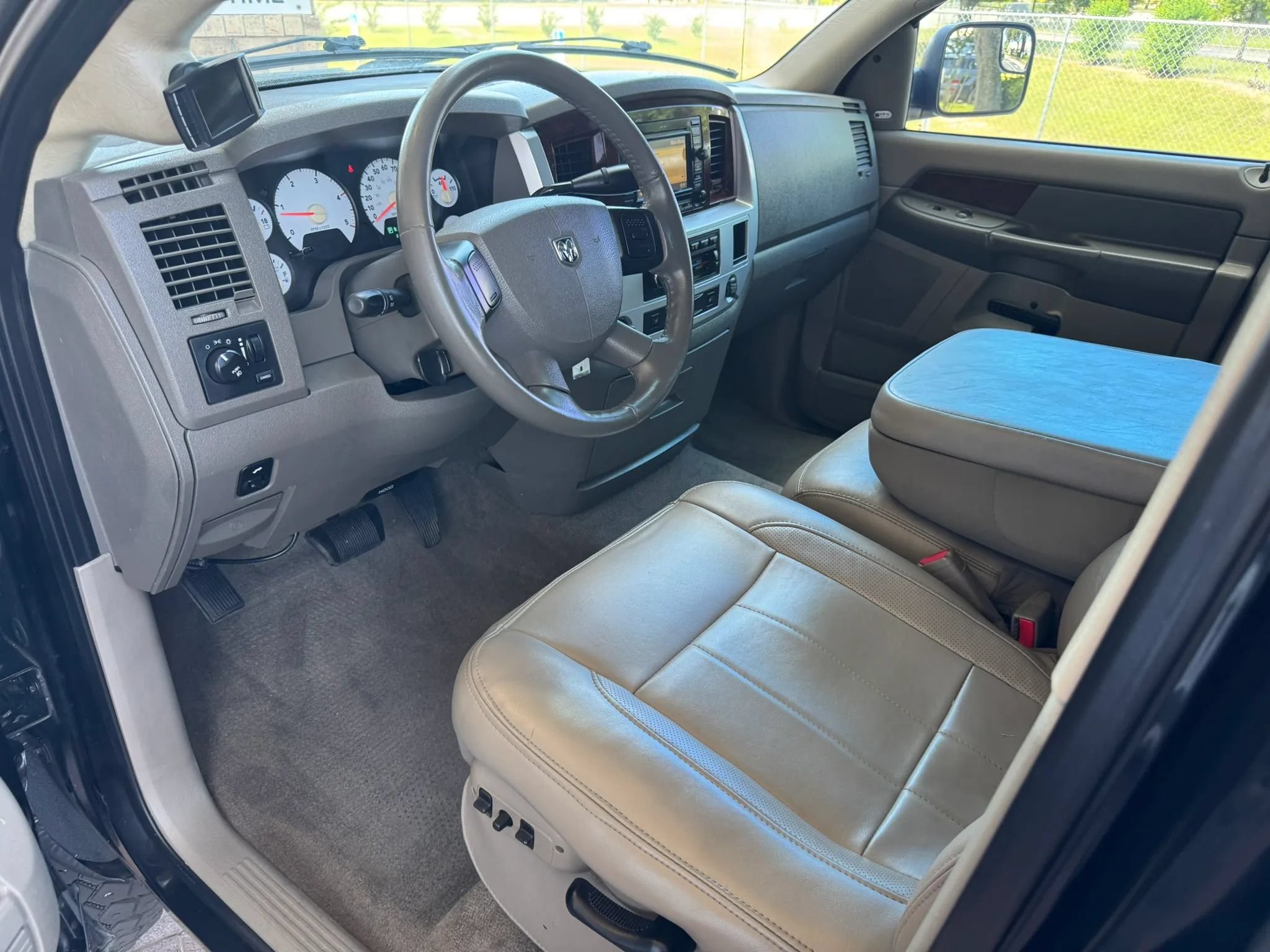 Used 2009 Dodge Ram 3500 Truck Laramie w/ Trailer Tow Group AWD/4WD image 15