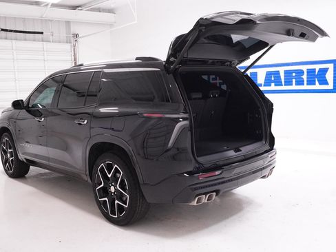 Used 2026 Chevrolet Traverse High Country w/ LPO, Floor Liner Package FWD image 9