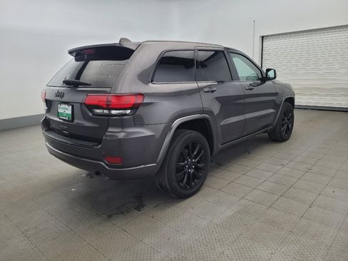 Used 2018 Jeep Grand Cherokee Altitude AWD/4WD image 9