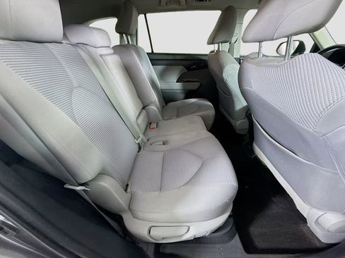 Used 2023 Toyota Highlander LE image 26