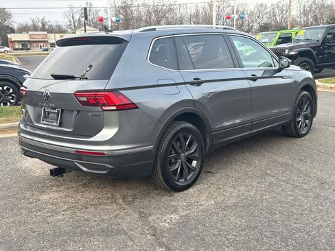 Used 2024 Volkswagen Tiguan SE image 8