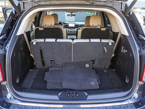 Used 2023 Ford Explorer XLT w/ Equipment Group 202A RWD image 32