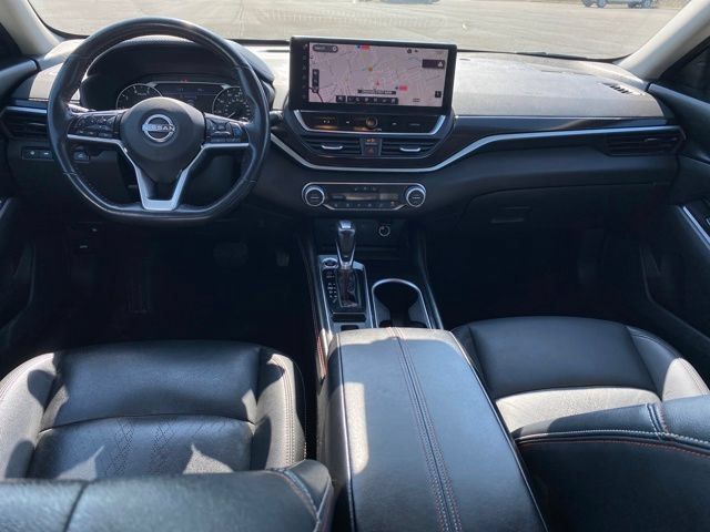Used 2023 Nissan Altima 2.5 SR AWD/4WD image 5
