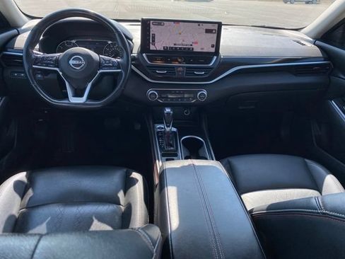Used 2023 Nissan Altima 2.5 SR AWD/4WD image 5