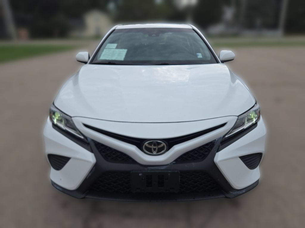Used 2018 Toyota Camry SE FWD image 11