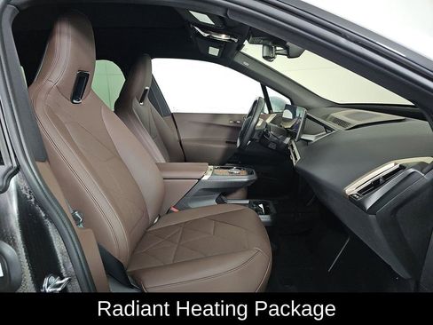 Used 2023 BMW iX xDrive50 w/ Premium Package AWD/4WD image 7