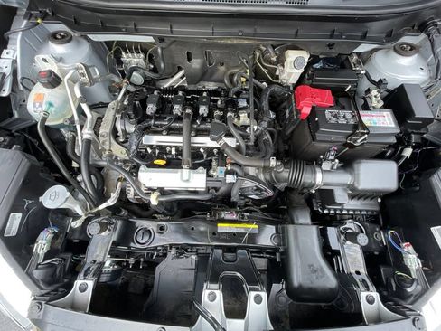 Used 2020 Nissan Kicks SR FWD image 28