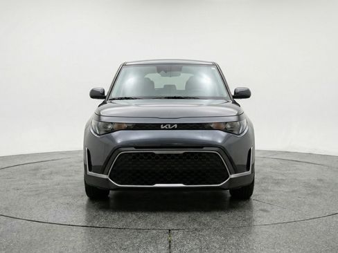Used 2025 Kia Soul LX w/ LX Technology Package image 2