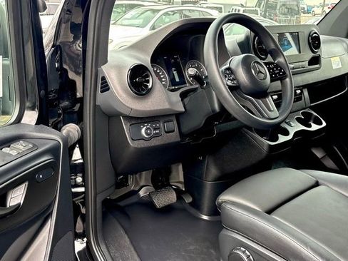 Used 2024 Mercedes-Benz Sprinter 3500 image 11