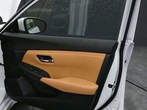 Used 2023 Nissan Sentra SV w/ SV Premium Package FWD image 9