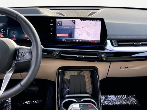 Used 2025 BMW X1 xDrive28i w/ Technology Package image 9