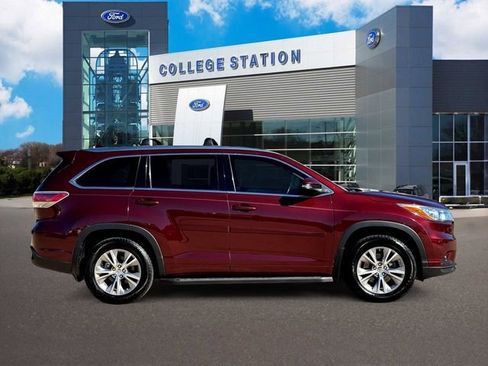 Used 2015 Toyota Highlander XLE image 5
