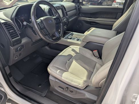 Used 2019 Ford Expedition Limited w/ Equipment Group 302A AWD/4WD image 11