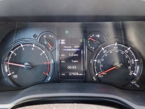 Used 2024 Toyota 4Runner SR5 AWD/4WD image 27