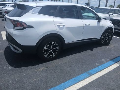 Used 2025 Kia Sportage EX FWD image 2