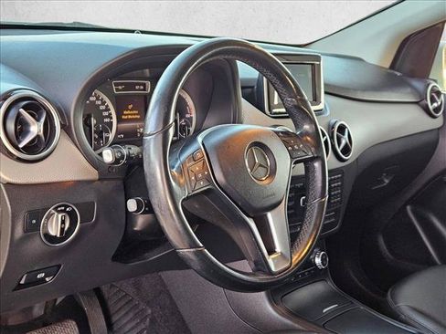 Used 2014 Mercedes-Benz B 250e w/ Range Package image 9