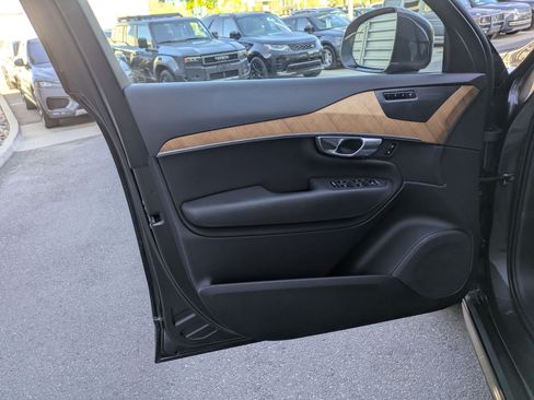 Used 2023 Volvo XC90 T8 Plus w/ Protection Package Premier AWD/4WD image 12